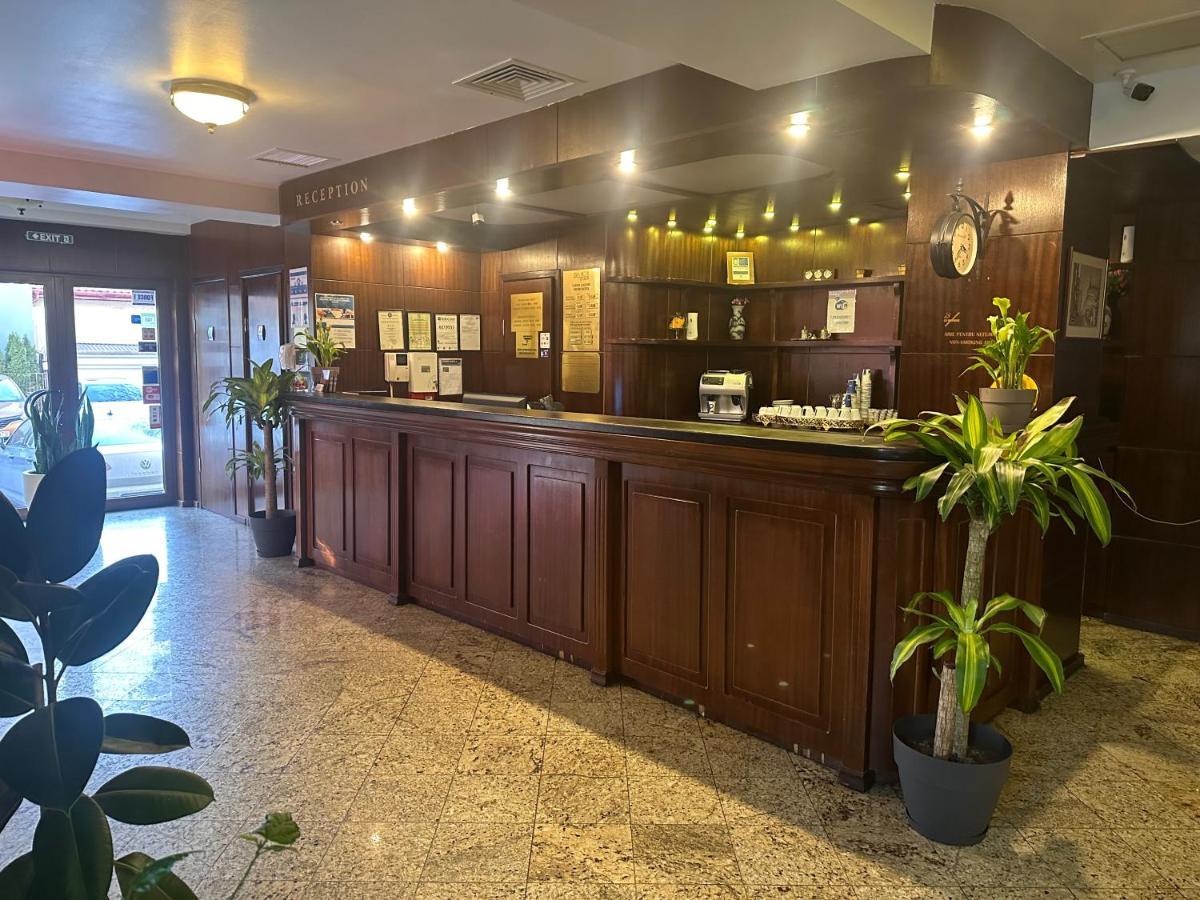 Hotel Bliss 布加勒斯特 外观 照片
