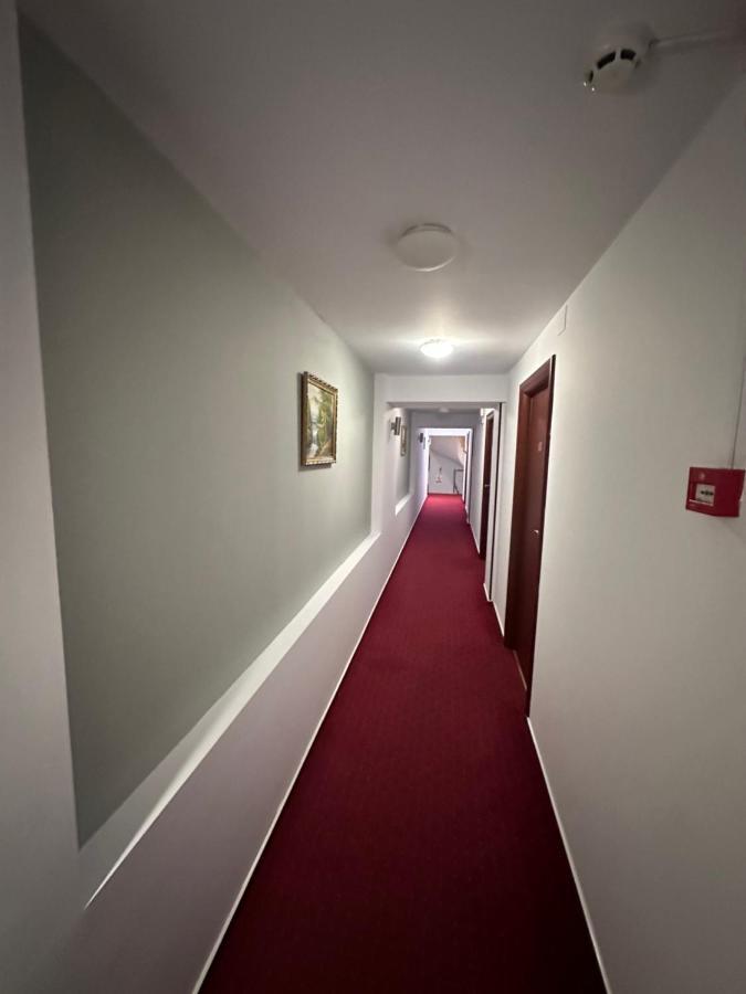 Hotel Bliss 布加勒斯特 外观 照片