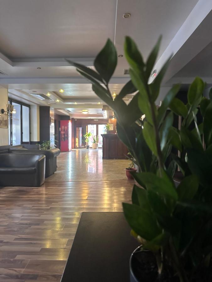 Hotel Bliss 布加勒斯特 外观 照片