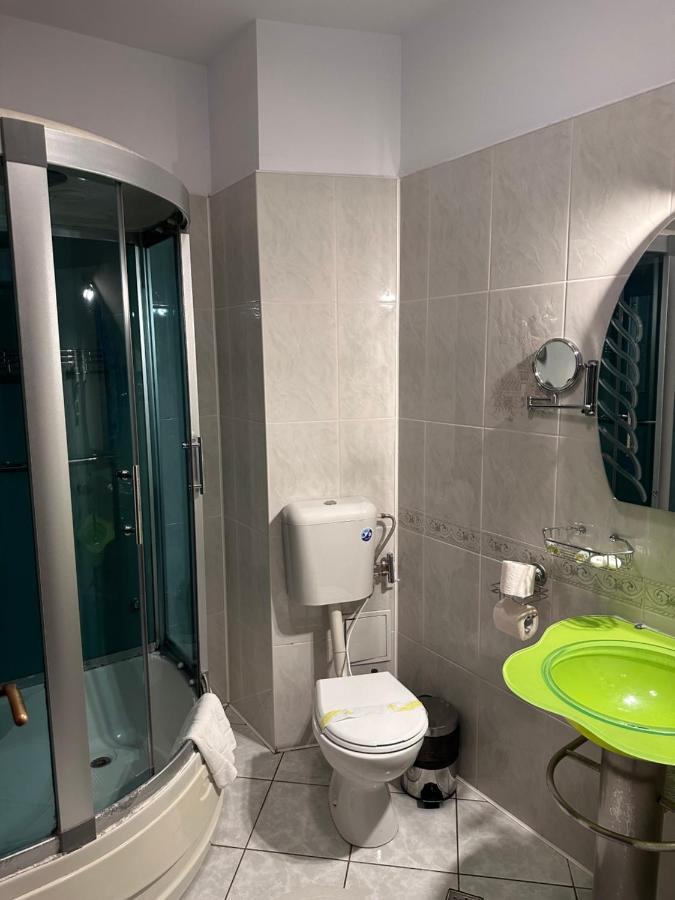 Hotel Bliss 布加勒斯特 外观 照片