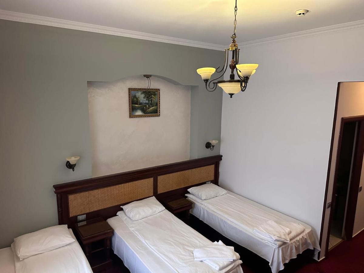 Hotel Bliss 布加勒斯特 外观 照片