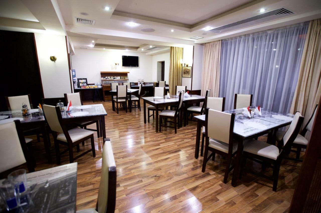 Hotel Bliss 布加勒斯特 外观 照片